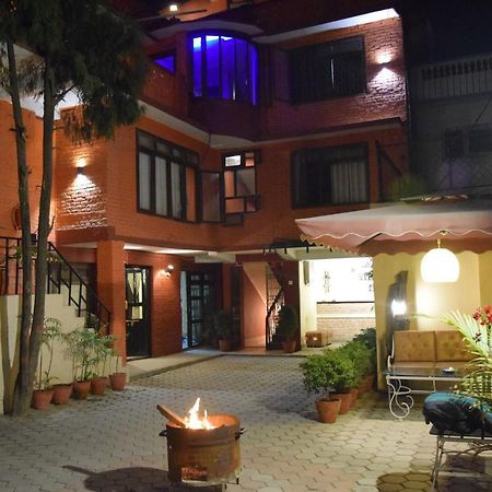 Hotel Siraaj Lalitpur Экстерьер фото