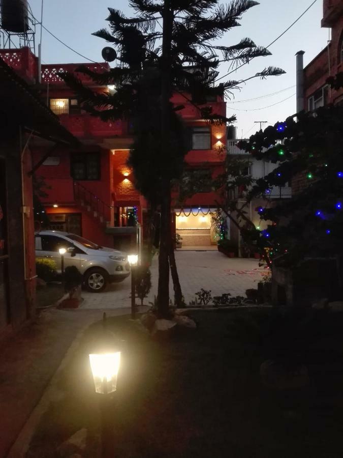 Hotel Siraaj Lalitpur Экстерьер фото